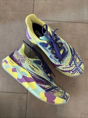 Aesics NOOSA TRI 15 yellow purple 9 EUC like new runing women